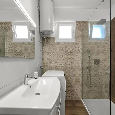 With Whirpool 2 Bedrooms Jezera
