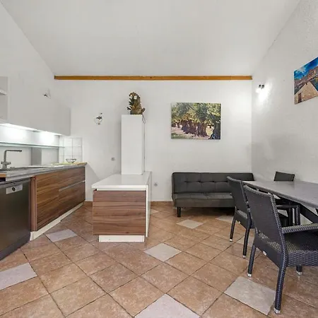 Prázdninový dům With Whirpool 2 Bedrooms